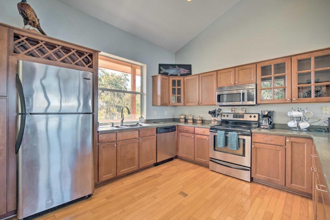 Lakefront Crystal River Home With Private Dock! エクステリア 写真