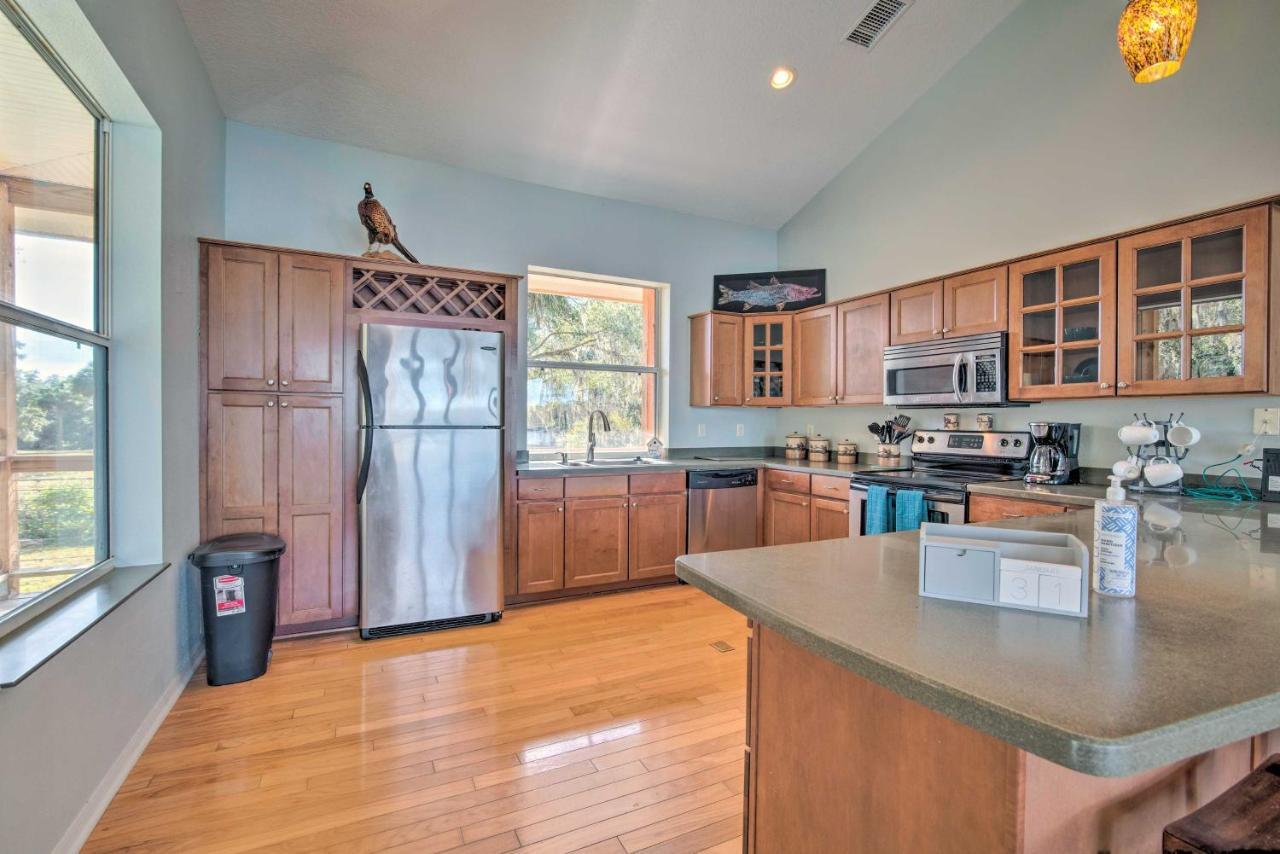 Lakefront Crystal River Home With Private Dock! エクステリア 写真